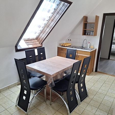Aniiza Apartman 厄尔韦涅什 外观 照片